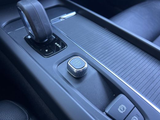 Volvo  V60 2.0 B3 Momentum Advantage NL-AUTO | NAVI | 19''| LEDER| ActivLease financial lease