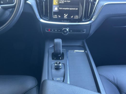 Volvo  V60 2.0 B3 Momentum Advantage NL-AUTO | NAVI | 19''| LEDER| ActivLease financial lease