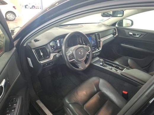 Volvo  V60 2.0 B3 Momentum Advantage NL-AUTO | NAVI | LEDER ActivLease financial lease