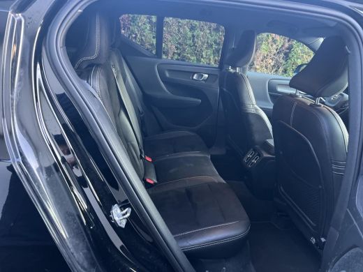 Volvo  XC40 Recharge P8 AWD R-Design NL-AUTO | TREKHAAK | GOOGLE NAVI ActivLease financial lease