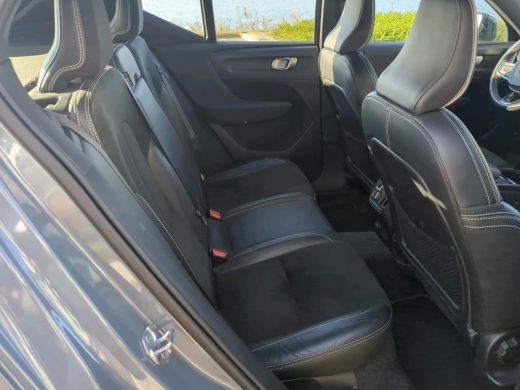 Volvo  XC40 Recharge P8 AWD R-Design NL-AUTO | TREKHAAK | PANODAK ActivLease financial lease