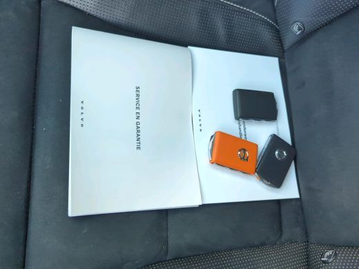 Volvo  XC40 Recharge P8 AWD R-Design NL-AUTO | TREKHAAK | PANODAK ActivLease financial lease