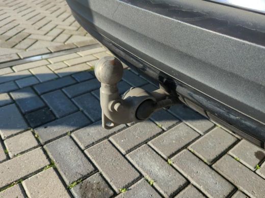 Volvo  XC40 Recharge P8 AWD R-Design NL-AUTO | TREKHAAK | PANODAK ActivLease financial lease