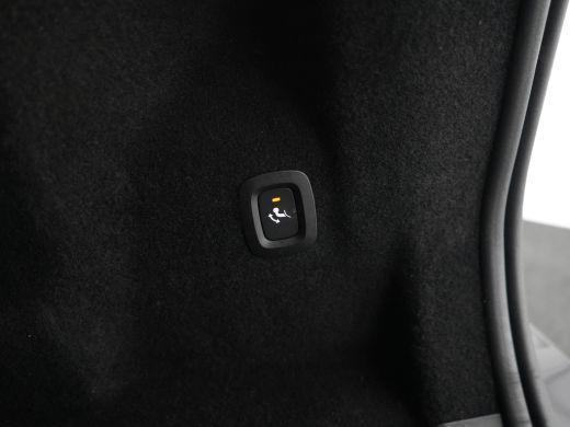 Volvo  XC60 T6 AWD Plus Dark | Leder | Panoramadak | Adaptive Cruise | Pilot Assist | BLIS | Trekhaak | Priva... ActivLease financial lease