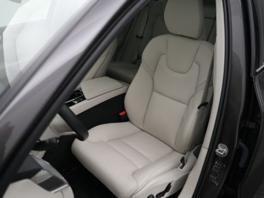 Volvo  XC60 T6 AWD Plus Dark | Leder | Panoramadak | Adaptive Cruise | Pilot Assist | BLIS | Trekhaak | Priva... ActivLease financial lease