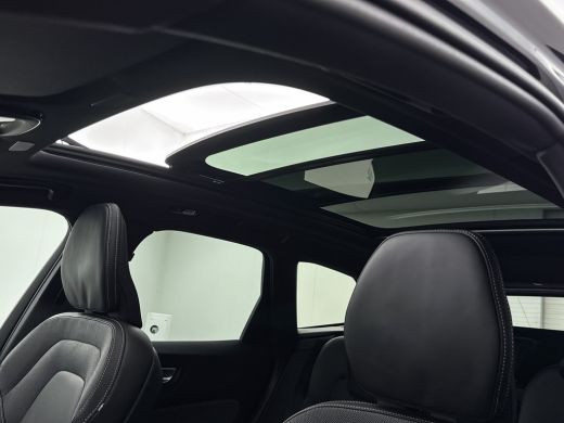Volvo  XC60 T6 Recharge Plus Black Edition | 21" | Luchtvering | Trekhaak | Panoramadak | Getint Glas | Full ... ActivLease financial lease