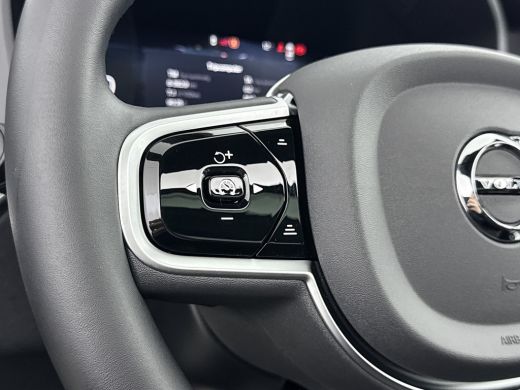 Volvo  XC60 T6 Recharge Plus Black Edition | 21" | Luchtvering | Trekhaak | Panoramadak | Getint Glas | Full ... ActivLease financial lease