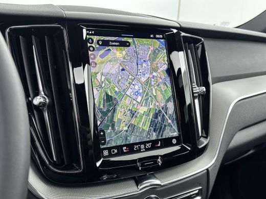 Volvo  XC60 T6 Recharge Plus Black Edition | 21" | Luchtvering | Trekhaak | Panoramadak | Getint Glas | Full ... ActivLease financial lease