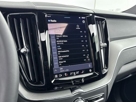 Volvo  XC60 T6 Recharge Plus Black Edition | 21" | Luchtvering | Trekhaak | Panoramadak | Getint Glas | Full ... ActivLease financial lease