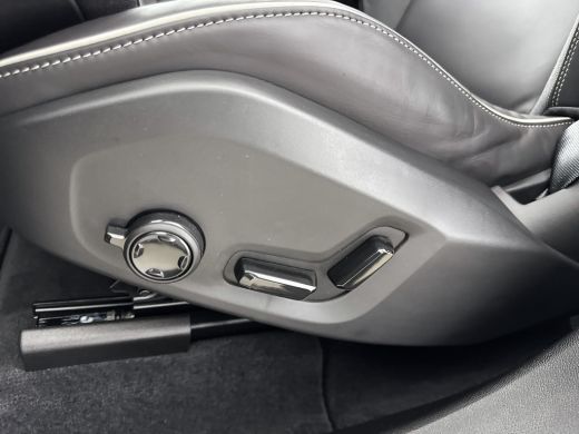 Volvo  XC60 T6 Recharge Plus Black Edition | 21" | Luchtvering | Trekhaak | Panoramadak | Getint Glas | Full ... ActivLease financial lease