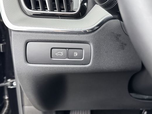 Volvo  XC60 T6 Recharge Plus Black Edition | 21" | Luchtvering | Trekhaak | Panoramadak | Getint Glas | Full ... ActivLease financial lease