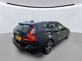Volvo  V60 2.0 B3 Momentum Advantage NL-AUTO | NAVI | LEDER