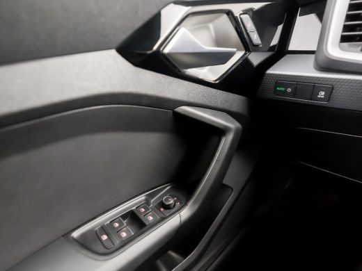 Audi A1 Sportback Sportback 25 TFSI Epic Sport (APPLE CARPLAY, ZWART HEMEL, GETINT GLAS, SPORTSTOELEN, PARKEERSENSO... ActivLease financial lease