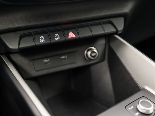 Audi A1 Sportback Sportback 25 TFSI Epic Sport (APPLE CARPLAY, ZWART HEMEL, GETINT GLAS, SPORTSTOELEN, PARKEERSENSO... ActivLease financial lease