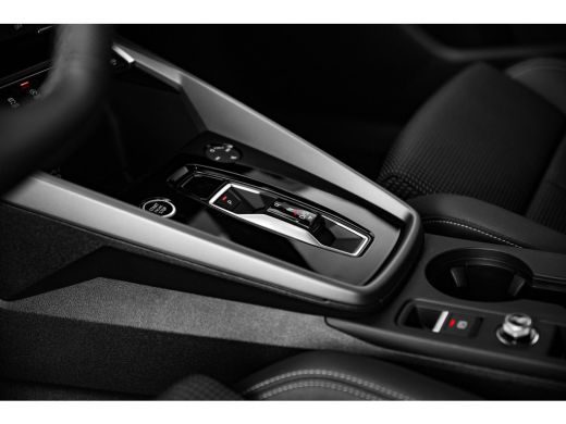 Audi A3 Limousine 30 TFSI S edition ActivLease financial lease