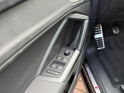 Audi Q3 35 TFSI 150pk S-Edition S-line | Trekhaak ActivLease financial lease