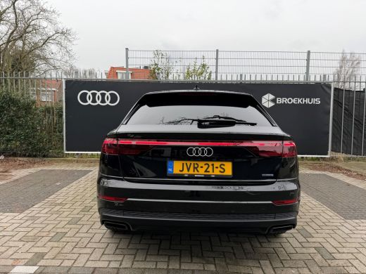 Audi Q8 55 TFSI e quattro Pro Line S | Panoramadak | 21 inch velgen | Adaptieve cruise control | Trekhaak... ActivLease financial lease