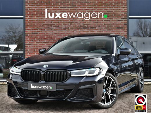 BMW 5 Serie 530e M-Sport Pano Trekh ACC HUD 360 Laser El-Klep