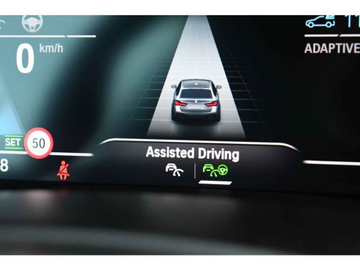 BMW 5 Serie 530e M-Sport Pano Trekh ACC HUD 360 Laser El-Klep ActivLease financial lease