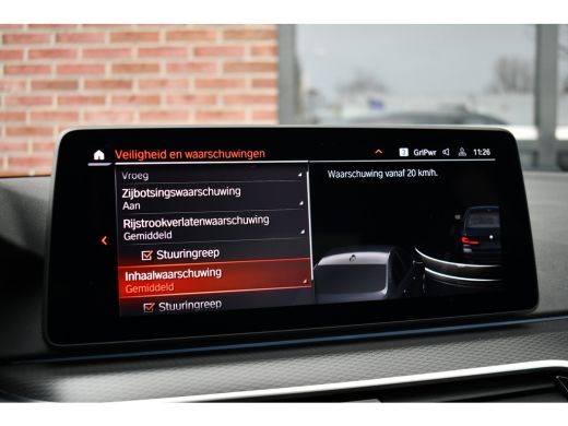 BMW 5 Serie 530e M-Sport Pano Trekh ACC HUD 360 Laser El-Klep ActivLease financial lease