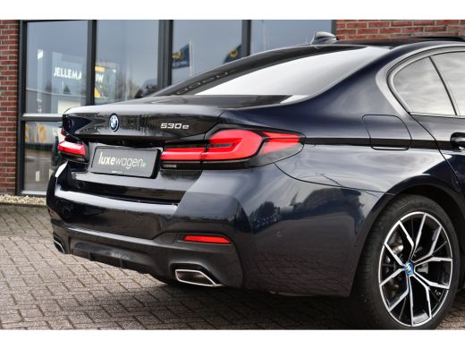 BMW 5 Serie 530e M-Sport Pano Trekh ACC HUD 360 Laser El-Klep ActivLease financial lease