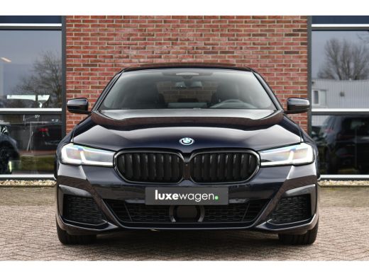 BMW 5 Serie 530e M-Sport Pano Trekh ACC HUD 360 Laser El-Klep ActivLease financial lease