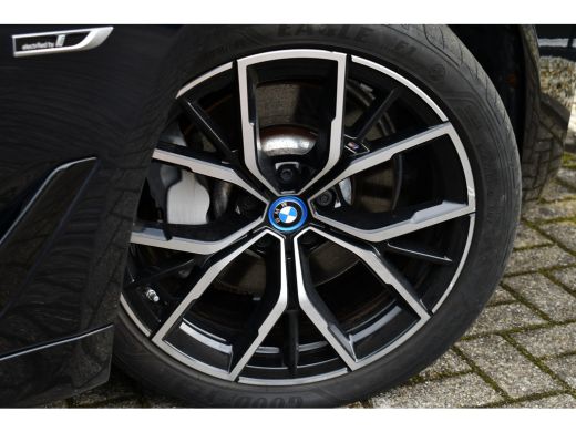 BMW 5 Serie 530e M-Sport Pano Trekh ACC HUD 360 Laser El-Klep ActivLease financial lease