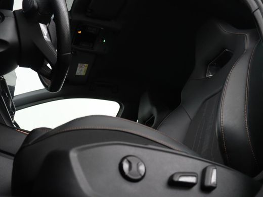 CUPRA Leon 1.4 eHybrid VZ | 245pk | Trekhaak | Stoelverwarming | Adaptive cruise | Camera | Carplay | Naviga... ActivLease financial lease