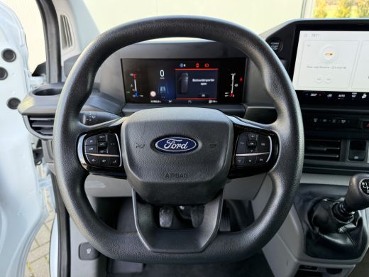 Ford Transit Custom 2.0 TDCI 136 PK TREND / L2H1 / 41.992 KM !! / 2.800 KG AHG / CAMERA / CRUISE / 3 ZITS / AIRCO / C... ActivLease financial lease