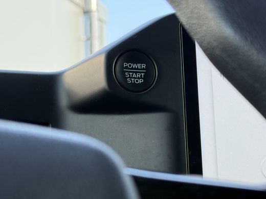 Ford Transit Custom 2.0 TDCI 136 PK TREND / L2H1 / 41.992 KM !! / 2.800 KG AHG / CAMERA / CRUISE / 3 ZITS / AIRCO / C... ActivLease financial lease