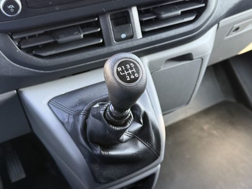 Ford Transit Custom 2.0 TDCI 136 PK TREND / L2H1 / 41.992 KM !! / 2.800 KG AHG / CAMERA / CRUISE / 3 ZITS / AIRCO / C... ActivLease financial lease