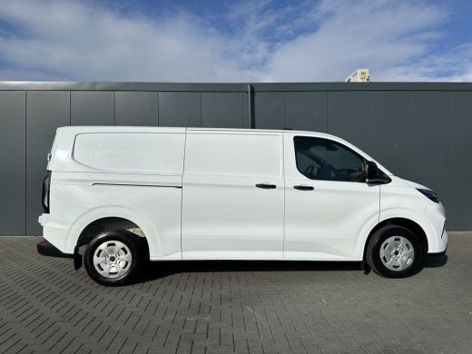 Ford Transit Custom 2.0 TDCI 136 PK TREND / L2H1 / 41.870 KM !! / 2.800 KG AHG / CAMERA / CRUISE / 3 ZITS / AIRCO / C... ActivLease financial lease