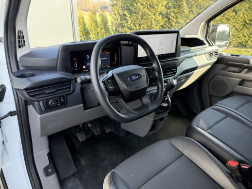 Ford Transit Custom 2.0 TDCI 136 PK TREND / L2H1 / 41.992 KM !! / 2.800 KG AHG / CAMERA / CRUISE / 3 ZITS / AIRCO / C... ActivLease financial lease