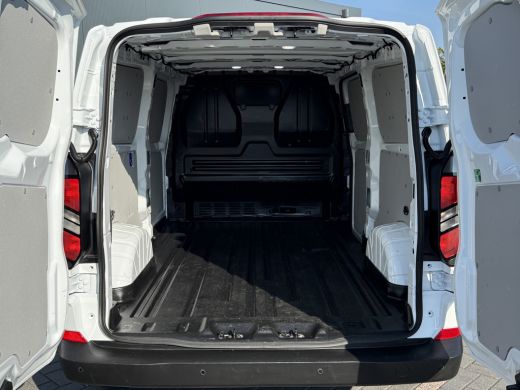 Ford Transit Custom 2.0 TDCI 136 PK TREND / L2H1 / 41.992 KM !! / 2.800 KG AHG / CAMERA / CRUISE / 3 ZITS / AIRCO / C... ActivLease financial lease