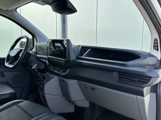 Ford Transit Custom 2.0 TDCI 136 PK TREND / L2H1 / 46.765 KM !! / 2.800 KG AHG / CAMERA / CRUISE / 3 ZITS / AIRCO / C... ActivLease financial lease