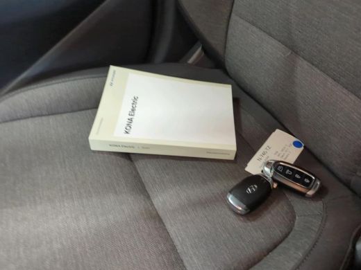 Hyundai Kona Aut. EV Fashion 64 kWh 3-Phase | Navi | Camera | KRELL Sound ActivLease financial lease