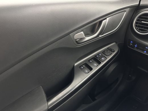 Hyundai Kona EV Comfort 39 kWh [ 3-Fase-11kW] {SOH-98%} (INCL-BTW) *HEATPUMP | DIGI-COCKPIT | ADAPTIVE-CRUISE ... ActivLease financial lease