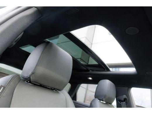 Land Rover Range Rover Evoque P270e SE Dynamic Edition | Cold Climate | 360gr Camera | Pano | 20" | Black Pack | Beschikbaar pe... ActivLease financial lease