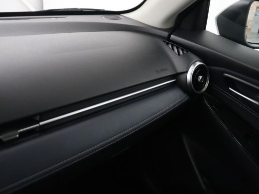 Mazda 2 1.5 Skyact-G Luxury | Stoel & stuurverwarming | Head-Up | Camera | Carplay | Keyless | Full LED |... ActivLease financial lease