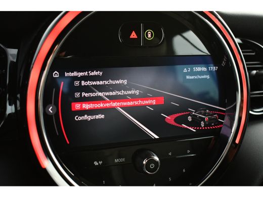 Mini Cooper Cabrio 1.5 Cooper 136pk aut Camera 18inch LED Windscherm ActivLease financial lease