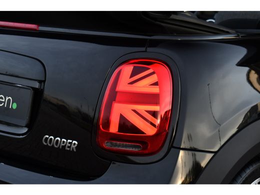 Mini Cooper Cabrio 1.5 Cooper 136pk aut Camera 18inch LED Windscherm ActivLease financial lease