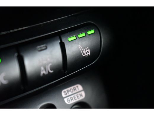 Mini Cooper Cabrio 1.5 Cooper 136pk aut Camera 18inch LED Windscherm ActivLease financial lease