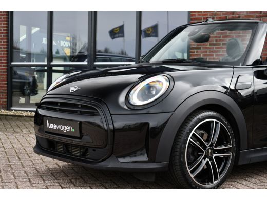 Mini Cooper Cabrio 1.5 Cooper 136pk aut Camera 18inch LED Windscherm ActivLease financial lease