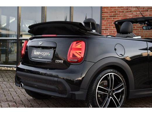 Mini Cooper Cabrio 1.5 Cooper 136pk aut Camera 18inch LED Windscherm ActivLease financial lease