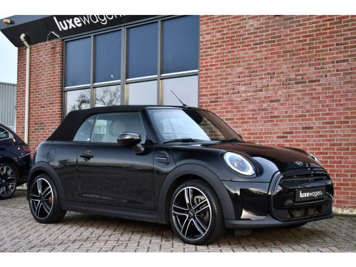 Mini Cooper Cabrio 1.5 Cooper 136pk aut Camera 18inch LED Windscherm ActivLease financial lease