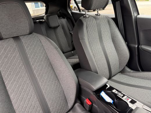 Peugeot 2008 1.2 Hybrid 136PK Allure Automaat | Camera Voor/Achter | Draadloze Apple Carplay / Android Auto | ... ActivLease financial lease