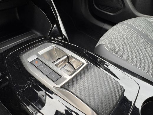 Peugeot 2008 1.2 Hybrid 136PK Allure Automaat | Camera Voor/Achter | Draadloze Apple Carplay / Android Auto | ... ActivLease financial lease