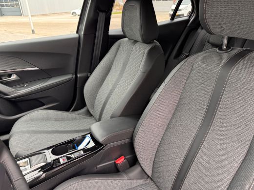 Peugeot 2008 1.2 Hybrid 136PK Allure Automaat | Camera Voor/Achter | Draadloze Apple Carplay / Android Auto | ... ActivLease financial lease