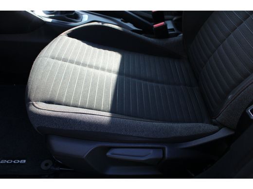 Peugeot 2008 1.2 PureTech Active | Navi by app | Bluetooth | All season | Parkeersensoren | 1e Eigenaar | 91.0... ActivLease financial lease