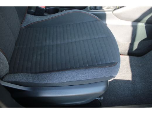 Peugeot 2008 1.2 PureTech Active | Navi by app | Bluetooth | All season | Parkeersensoren | 1e Eigenaar | 91.0... ActivLease financial lease